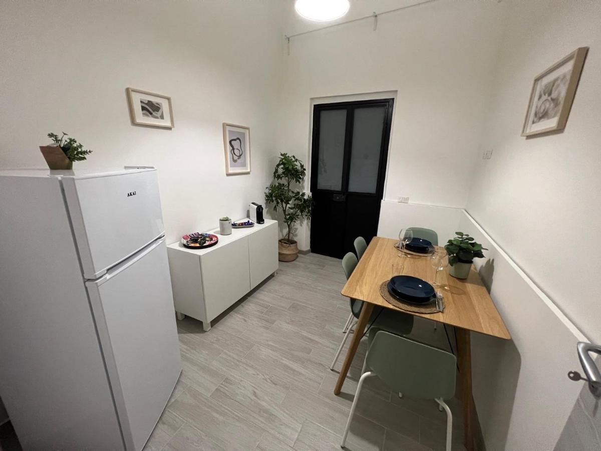 Zinbi'S House Apartment คาตาเนีย ภายนอก รูปภาพ